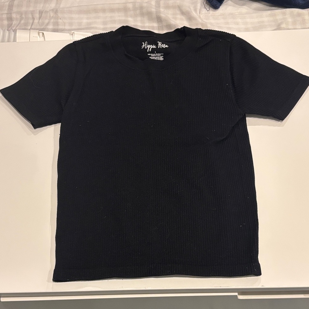 Black ribbed tee shirt